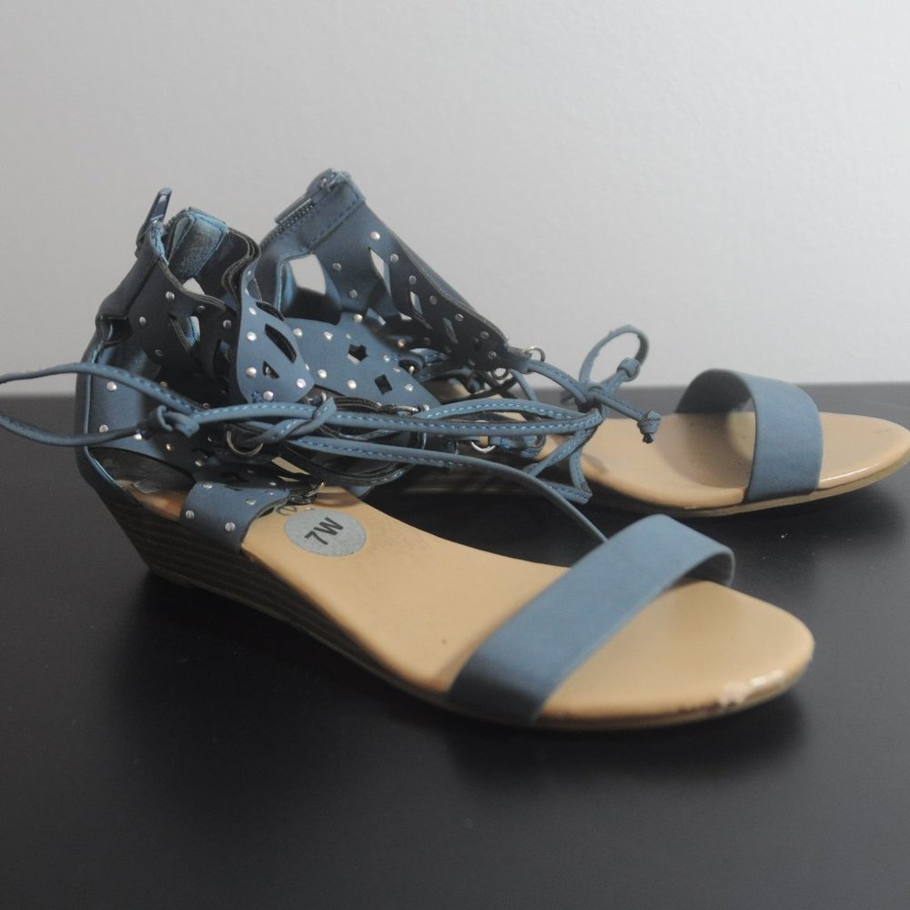 Dollhouse 7W Gladiator Sandals